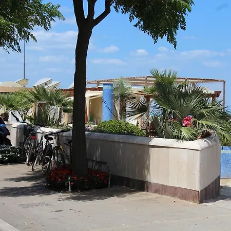 American Hotel 3*